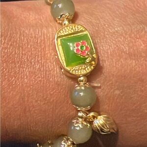 Elegant Green and Gold Bracelet